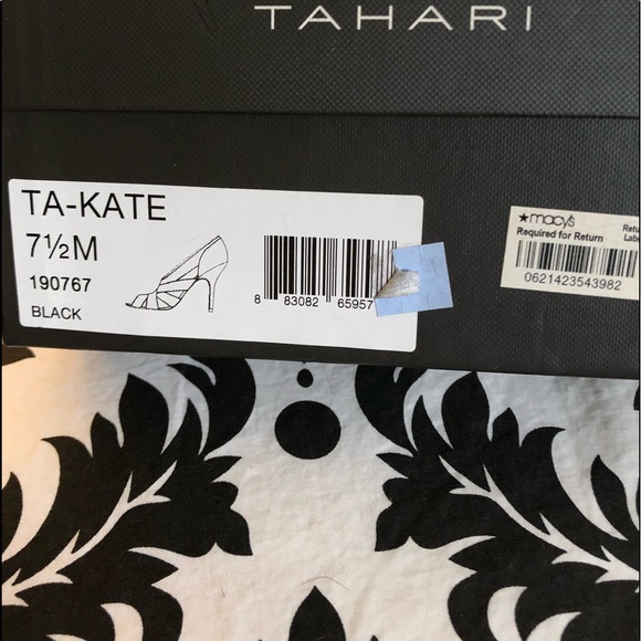 Nib never worn 7.5 black Tahari shoes - Picture 2 of 6